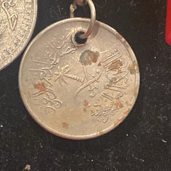 Antique-Vintage Chinese Coin Necklace with Butterscotch And Cherry Copal Amber - Picture 4 of 15